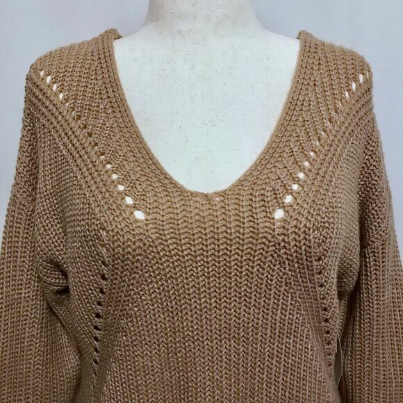 Ultra Flirt NWT Taupe Criss Cross Tunic Sweater Juniors L - Picture 2 of 11